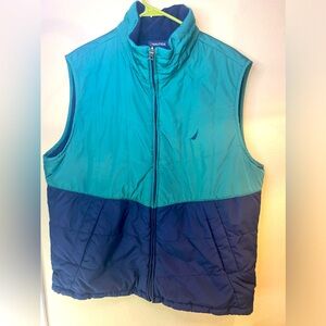 Men’s size large Nautica reversible vest